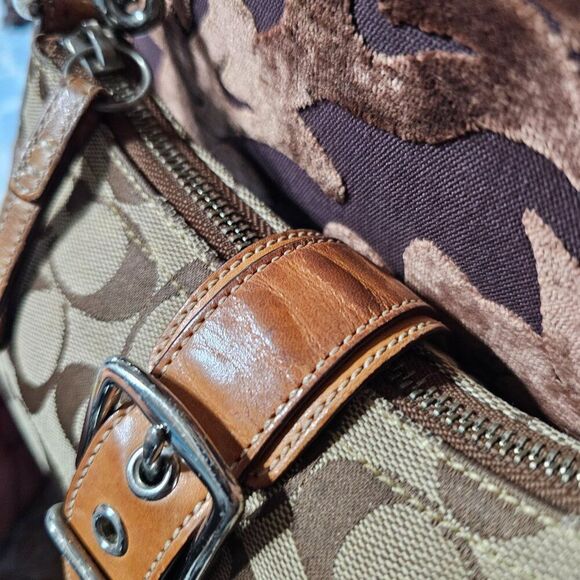 2003 Vintage Y2K Coach Buckle Demi Shoulder Bag in Khaki Signature Jacquard - Picture 3 of 8